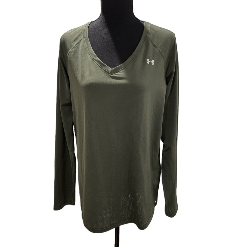 Under Armour Women's Green fitted Long Sleeve V Neck shirt. Heat gear 
Size‎ L